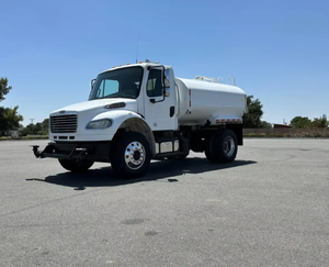 Venta al por mayor de camiones cisterna Freightliner usados de 2015 y 2016, modelo M2, con tanque de acero nuevo de 2300 galones. Envío rápido. - Product Image 6