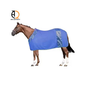 Produits équestres : Couvertures respirantes pour chevaux d'écurie - Product Image 2