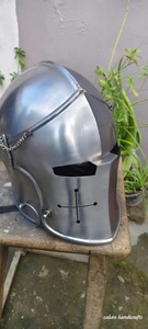Casco Barbuta Medieval Personalizable Hecho a Mano con Grabado, Armadura de Caballero de Acero Plateado, Estilo Cruzado, Disfraz de Cosplay - Product Image 3