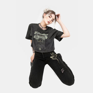 Venta Directa de Fábrica: Camisetas para Mujer con Estampado Personalizado, Lavado Ácido, Ligeras, Oversize, y Crop Tops con Estampado Frontal Personalizado - Product Image 6