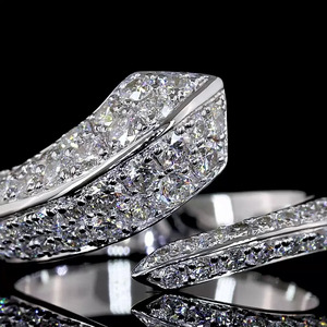 Bague statement en or 10K 14K 18K ou argent 925 935 avec diamants cultivés en laboratoire sertis pavé - Product Image 2