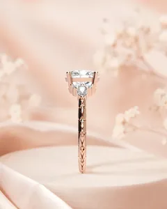 Anillo de compromiso de moissanita con corte ovalado, plata 925 chapada en oro, anillo de boda nupcial con certificado GIA, de lujo - Product Image 2