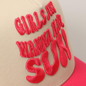 หมวกเบสบอลปักลาย Girls Just Wanna Have Sun สำหรับผู้หญิง หมวกลำลองสำหรับฤดูร้อนและชายหาด ทรง 6 แผง สีชมพูและครีม - Product Image 6