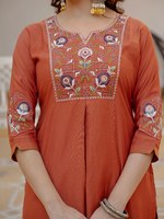 Ensemble Kurti et pantalon en viscose pure de qualité supérieure, brodé, avec dupatta en soie Maslin |   Vêtements ethniques pour femmes |   Exportation en gros