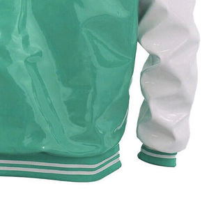 Chaqueta Bomber Varsity de Cuero PVC para Hombre, Cuello Alto, Logotipo Frontal Personalizable, Estilo Urbano - Product Image 6