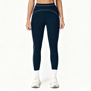 Ensemble de yoga vert menthe sans coutures : Crop top à manches courtes et col rond, short taille haute, dos nu, froncé, en Spandex uni, pour femme - Product Image 5