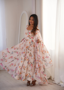 Ensemble maxi bohème imprimé en georgette avec dentelle décorative au col, jupe circulaire fluide et bas coordonné doux pour femme - Product Image 3