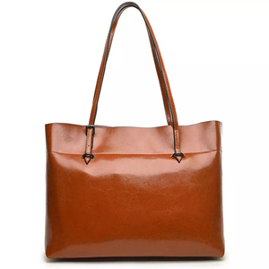 Sacs à main pour femmes en cuir véritable fabriqués au Pakistan, entièrement personnalisés, faits à la main, prix de gros, sacs fourre-tout de luxe pour femmes - Product Image 2