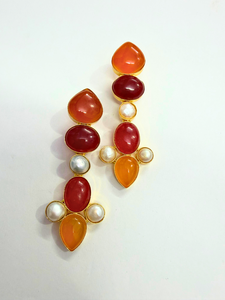 Boucles d'oreilles pendantes en onyx rouge orangé naturel et perles d'eau douce, faites à la main, plaquées or 18 carats, avec cabochons, longues et imposantes - Product Image 2