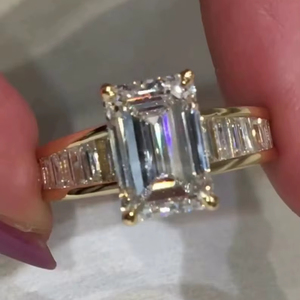 Bague de promesse en or massif 14 carats avec diamant de laboratoire taille émeraude de luxe 3,01 carats pour femme, cadeau de mariage surprise pour les amoureux - Product Image 2