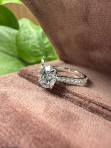 Bague de fiançailles solitaire pour femme, diamant de laboratoire rond de 3 carats, or jaune 14 carats, polissage haute brillance, pour mariage. - Product Image 5