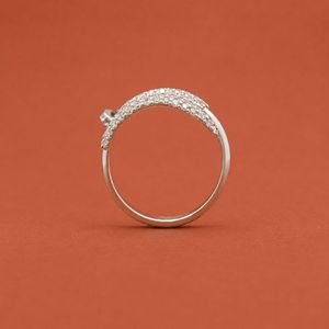 Anillo de Boda de Plata de Ley S925 con Moissanita, Diseño Tradicional Premium - Product Image 4