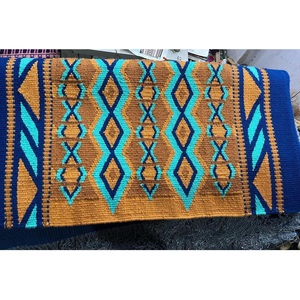 Manta de montar occidental con diseño geométrico Navajo en tonos bronce, turquesa y azul marino, tejida a mano y contorneada, para equitación. - Product Image 1