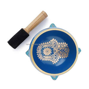 Hamsa Hand Theme Premium Bol chantant en laiton fabriqué à la main avec maillet et coussin Idéal pour la pleine conscience et le soulagement du stress à bas prix - Product Image 2