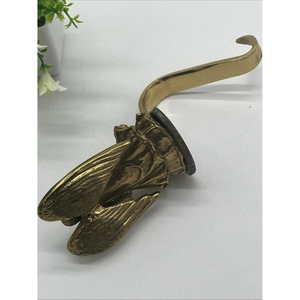Soporte para Calcetines Navideños de Aluminio Fundido, Diseño de Ángel Metálico Plateado Brillante, Decoración Navideña Resistente para Mesa - Product Image 5