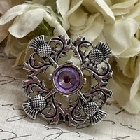 Broche classique écossaise en argent motif fleur de girofle, épinglette pour chapeau, bijou pour écharpe, pour festival, kilt et tenue irlandaise, violet