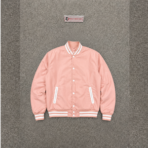 แจ็คเก็ตวาร์ซิตี้สีชมพูอ่อนพรีเมียมสำหรับผู้ชาย กระดุมแบบเขาสัตว์ ระบายอากาศได้ดีและแห้งเร็ว เสื้อคลุมขนสัตว์สำหรับฤดูหนาว สไตล์ลำลองแนวสตรีท - Product Image 5
