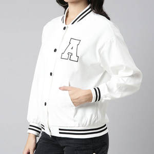 Chaquetas Varsity Personalizadas para Mujer del Fabricante OEM con Mangas de Cuero Transpirable, Bordado Personalizado al por Mayor - Product Image 3