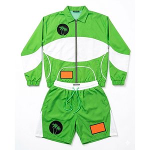 Nuevas llegadas, conjunto de chaqueta cortavientos de nailon verde y blanco con logotipo personalizado para hombre, traje para verano, ropa exterior transpirable, chaquetas de secado rápido y pantalones cortos. - Product Image 1