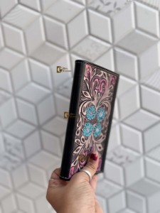 Nouvel Arrivage Portefeuille Long Homme en Cuir Véritable Gravé à la Main, Tendance et Élégant, Porte-Cartes Unisexe pour Usage Quotidien – Vente Flash - Product Image 3