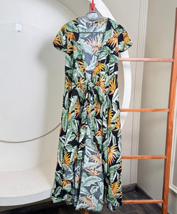 Vente en gros 2025 haut-bas Maxi robe col en v décontracté été grande taille robe avec cravate taille et manches flottantes tenue de plage élégante - Product Image 2