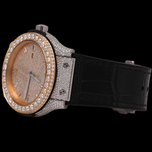 Nouvelle collection de montres élégantes pour homme, avec bracelet en cuir noir orné de moissanite ronde, mouvement à quartz en or blanc luxueux, idéales pour les soirées. - Product Image 2