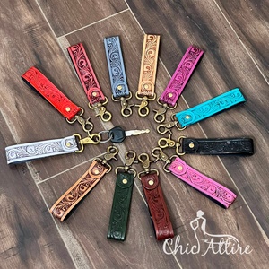 Porte-clés en cuir véritable fait main, style western floral, avec sangle de poignet, personnalisable, vente en gros - Product Image 1