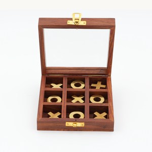 Juego de Tic Tac Toe de Madera con Piezas de Latón X O, Decoración Tradicional para el Hogar, Juego de Mesa para Uso en Interiores - Product Image 1
