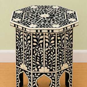 Table d'appoint ronde moderne en os incrusté, motif floral, faite à la main et écologique, idéale pour les occasions de baptême - Product Image 2