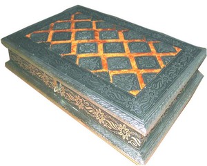 Caja de Latón Esmaltado Hecha a Mano con Diseño Floral en Relieve, Chapada en Oro, Irregular, Artículo de Colección, Recuerdo Antiguo, Artesanía Lowellcraft - Product Image 1