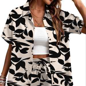 Conjunto de verano para mujer de estilo único con camiseta de manga corta de tela suave de buena calidad y pantalones cortos a juego. - Product Image 2