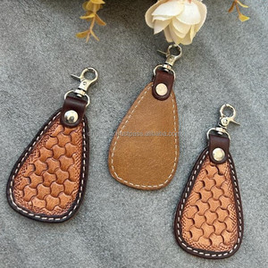 Porte-clés en cuir sculpté à la main porte-clés de voiture promotionnels accessoires en cuir de vachette véritable porte-clés mignons pour unisexe - Product Image 5