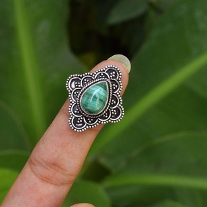 Bague en argent malachite, argent sterling 925, bijoux faits à la main, bague élégante pour elle, cadeau pour femme - Product Image 4