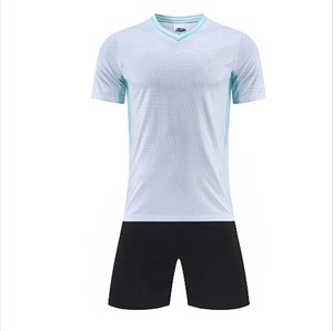Camiseta de Fútbol de Alto Rendimiento – Conjunto de Fútbol Personalizado Rojo y Verde - Product Image 6