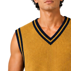 Gilet pull sans manches en maille pour homme, jaune moutarde à rayures contrastées, col en V, léger, décontracté, personnalisable avec logo OEM - Product Image 6