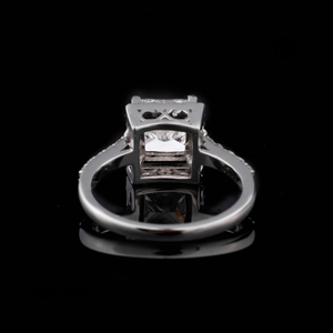 Bague de fiançailles en diamant taille princesse pour femme, argent 925 plaqué rhodium, design géométrique classique - Product Image 2