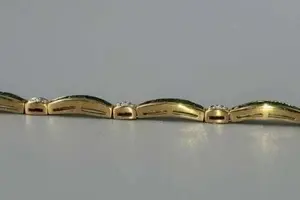 Pulsera de Moissanita Verde Corte Esmeralda, Plata de Ley 925, Chapada en Oro Amarillo, Joyería de Lujo para Mujer, para Bodas - Product Image 3