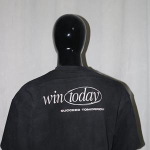 เสื้อยืดสีดำเนื้อหนัก 300 GSM สไตล์สตรีทแวร์ ผ้าฝ้าย 100% สกรีนลาย ไซส์อเมริกัน พิมพ์ลายทั่วตัว URBAN PRODUCTIONS - Product Image 4