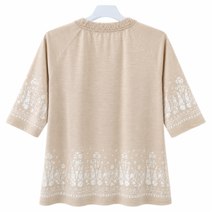 Top de punto casual para mujer, de algodón premium, con cuello en V, estampado en el borde, corte regular, manga 3/4 y ribete de crochet, ideal para el verano. - Product Image 4