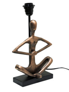 Lampe de table abstraite Yoga Man - Figurine en aluminium finition bronze antique avec base noire pour la décoration zen de la maison et du bureau - Product Image 3