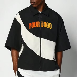 Ensemble survêtement personnalisé avec logo, veste légère en polyester à blocs de couleur brodés et short, ensemble coupe-vent en nylon élastique - Product Image 3