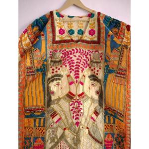 เสื้อคลุมกันแดดสไตล์โบฮีเมียน ผ้าไหมชานเดรีปักลายฟูลการี สำหรับผู้หญิง แบรนด์ Ethinic Craft Hub จากอินเดีย - Product Image 5