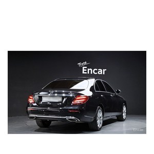 Mercedes-Benz Clase E E300 4MATIC Exclusive Marzo 2019 104.014 km Caja de Cambios Automática Volante a la Izquierda Asientos de Cuero Cámara Trasera - Product Image 2