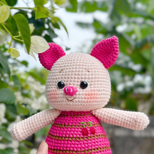 Poupée cochon en crochet faite à la main, jouet en peluche Amigurumi, cochon rose mignon, poupée tricotée, accessoires de mariage Animal Crossing, vente en gros OEM - Product Image 5