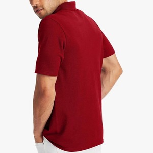 Polo informal para hombre, confeccionado con una suave mezcla de algodón para mayor comodidad y estilo moderno. - Product Image 1