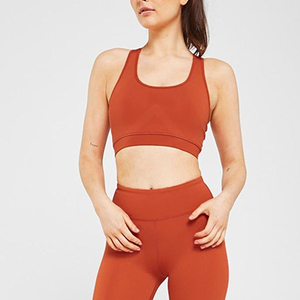 Women's Racerback Sports <b>Bra</b> Seamless Medium Support Yoga Top Solid Color <b>Stretch</b> Fabric Scoop Neck Design - Product Image 1