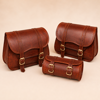 Ensemble de sacoches latérales de moto en cuir marron vintage avec sangles à boucles pour les voyages