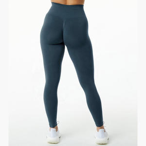 Leggings de compresión para mujer, fabricados profesionalmente, de secado rápido, personalizados, al por mayor, sin costuras, con cintura elástica, color marrón, para gimnasio y fitness. - Product Image 2