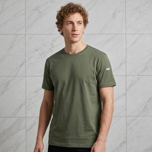 T-shirt en jersey de coton vert olive pour homme, manches courtes, col rond, style décontracté, logo sur la manche gauche, grande taille, hip-hop, respirant, écologique - Product Image 5