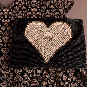 Monedero Pequeño Personalizado con Bordado de Cuentas, Monedero Decorativo Hecho a Mano, Bolsa de Almacenamiento Compacta para Viajes para Mujer, Artesanía en Tela - Product Image 6